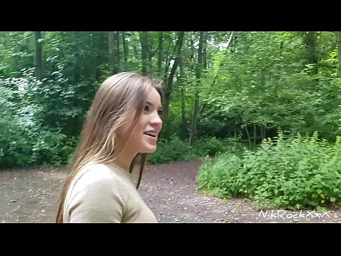 ❤️ Ech hunn dem Evelina virgeschloen datt mir op enger ëffentlecher Plaz fécken! Si sot jo. Dunn hunn ech hatt an den Arsch gefickt an an hirem Mond kum. Dunn huet si sech selwer gepisst. ❌ Porno bei eis ❌️❤